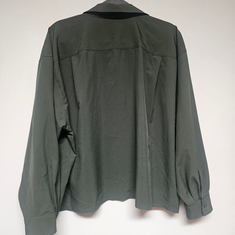 Athleta Green Oversized Cropped Tech Button Up Blouse Athleisure Casual Size‎ XL - Picture 6 of 7